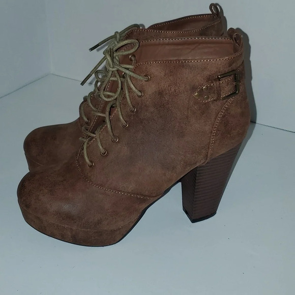 Hot Tomato Chunky Heel Lace Up Ankle Booties Size 9W - Picture 3 of 14